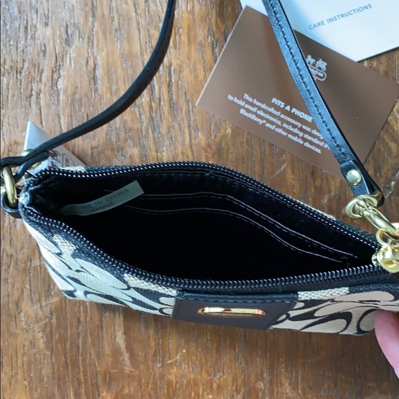 Coach Classic Khaki / Black Wristlet - NWT - Picture 4 of 6